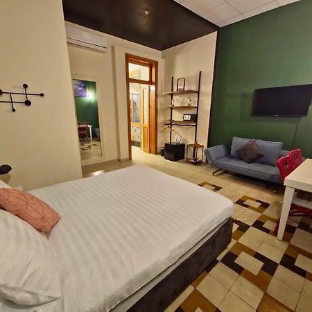 Inta Hotel (Adults Only) Тель-Авив Экстерьер фото