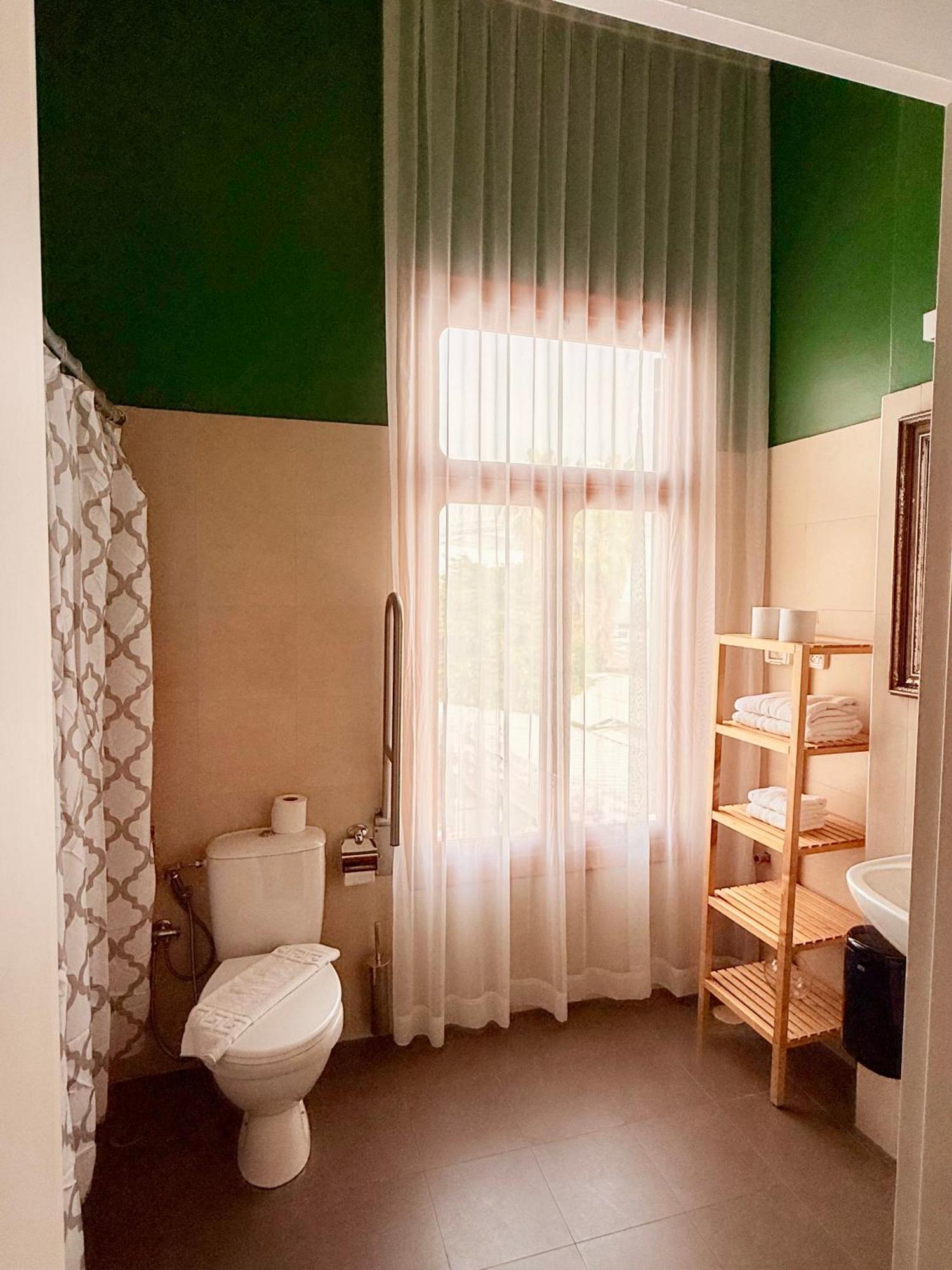 Inta Hotel (Adults Only) Тель-Авив Экстерьер фото