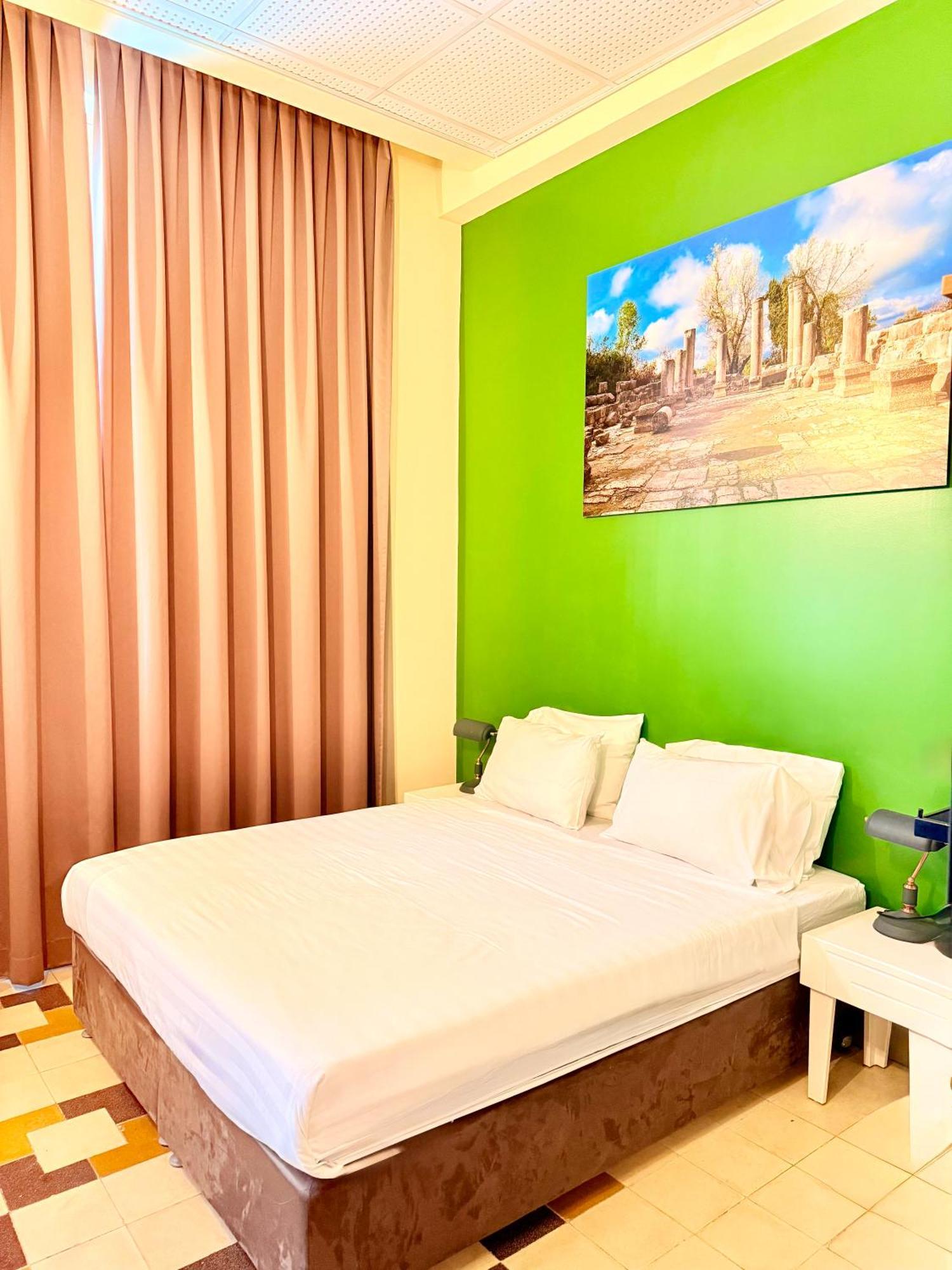 Inta Hotel (Adults Only) Тель-Авив Экстерьер фото